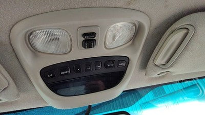 2001-2002 Chrysler 300M Center Overhead Console Oem Dome Light Map Lamp Cubby
