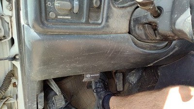 00-02 Silverado 2500 Hd Lower Dash Under Column Knee Bolster Trim Panel Graphite