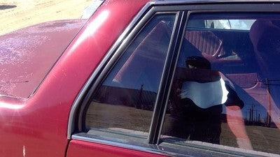 87-91 Bonneville Passenger Right Rear Vent Window Small Back Door Glass Wh Frame