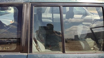 91-98 Sidekick Passenger Right Rear Vent Window Back Door Glass With Frame