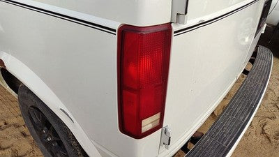 1985-2005 Gmc Safari Driver Left Tail Light Brake Lamp Oem Rear 05978023