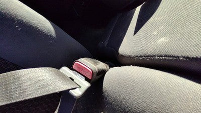 06-11 Gmc Canyon Passenger Right Front Seat Belt Buckle Receiver Dark Pewter 19J