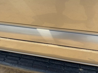 00-06 Suburban Driver Left Front Moulding From Door Oem Trim Strip Pewter 11U