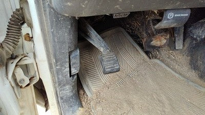 02 Chevy Silverado 2500 Hd Parking Brake Pedal Assembly Complete Emergency Unit