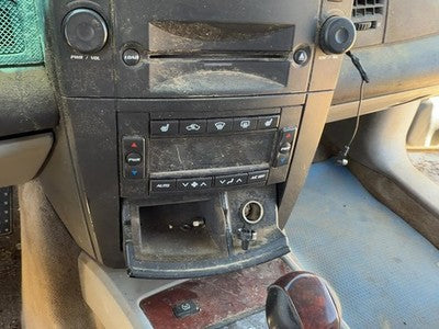 2004-2006 Cadillac Srx Trim Bezel Around Radio Surround Dash Panel Oem Gray 132
