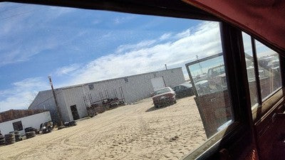 1984 Jeep Grand Wagoneer Driver Left Inner Quarter Glass Trim Oem