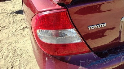 2002-2004 Toyota Camry Driver Left Tail Light Brake Lamp Oem Rear 81560Aa050