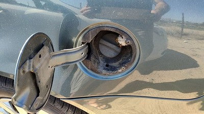 2005-2008 Pontiac Grand Prix Fuel Filler Neck Assembly With Gas Cap Oem 10323502
