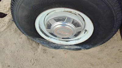 1976-1991 Gmc Sierra C3500 Hub Cap Wheel Cover Oem 00349094