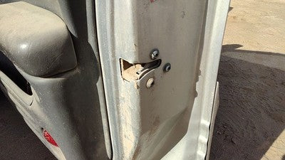 2002-2005 Pontiac Bonneville Passenger Right Front Door Latch With Rods/Cables