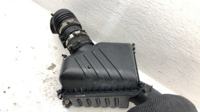 05-09 Tucson Complete Air Intake Cleaner Filter Box Housing With Tube 2.7L