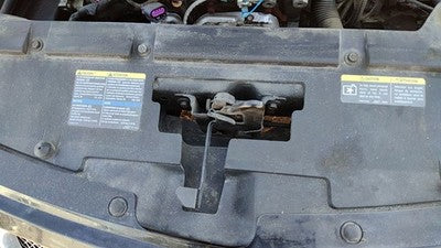 2005-2010 Pontiac G6 Gxp Coupe Hood Latch Assembly With Bracket Oem 25864307