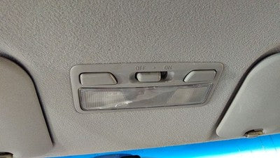2003-2006 Mitsubishi Outlander Center Overhead Console Dome Light Map Lamp Cubby