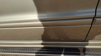 1998-2005 Mercedes Ml350 Driver Left Front Moulding From Door Trim Strip Gold