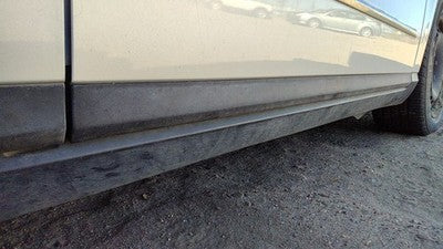 2006-2010 Vw Passat Passenger Right Lower Front Moulding From Door Trim Strip