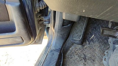 2004 Jeep Grand Cherokee Driver Left Lower Kick Trim Panel Oem Gray Dv