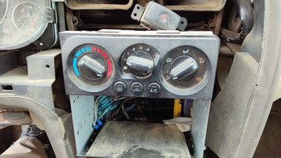 00-04 Legacy Outback Temperature Control Module In Dash Heater Ac Head Unit Oem