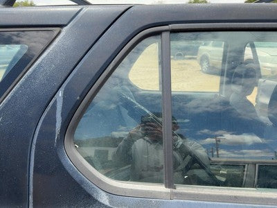 98-04 Rodeo Passenger Right Rear Vent Window Back Door Glass With Frame Oem