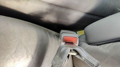 1999 Chevy Suburban Driver Left Front Seat Belt Buckle Receiver Oem Gray 132