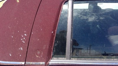 93 Cadillac Fleetwood Passenger Right Rear Vent Window Back Door Glass Wh Frame