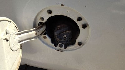 2007-10 Chevy Silverado 2500 Fuel Filler Neck Assembly With Gas Cap Oem 20918330