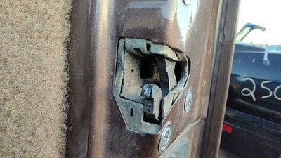 1992-1999 Chevy Suburban Passenger Right Front Door Latch With Rods/Cables Oem