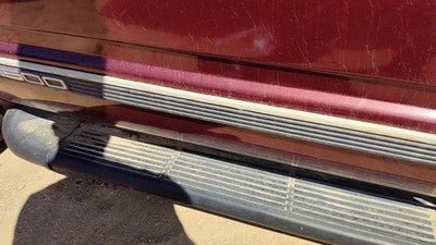 1992-2000 Gmc Yukon Driver Left Front Moulding From Door Oem Trim Strip 15565467