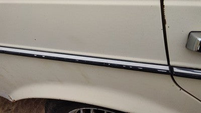 1980 Mercedes 300Td Passenger Right Rear Moulding On Quarter Panel Oem