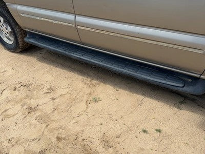 2001-2006 Chevy Suburban Passenger Right Running Board Side Step Oem 4X4