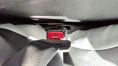 00-05 Mitsubishi Eclipse Passenger Right Front Seat Belt Buckle Receiver Black