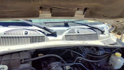 2004 Jeep Liberty Windshield Wiper Cowl Vent Trim Panel Oem Cover
