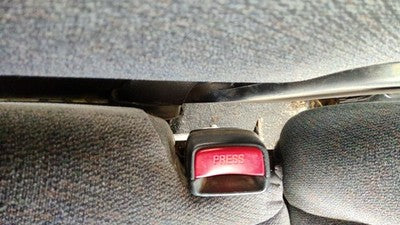 2001 2002 Sierra 2500 Hd Driver Left Front Seat Belt Buckle Oem Graphite 12d
