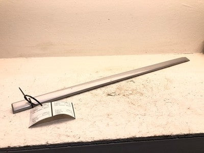 06-09 Saab 9-5 Passenger Right Front Moulding on Door Trim Strip 309 SNOW SILVER
