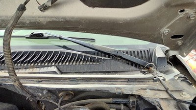 1999-2001 Chevy Silverado 2500 Driver Left Windshield Wiper Arm Oem Blade Lever