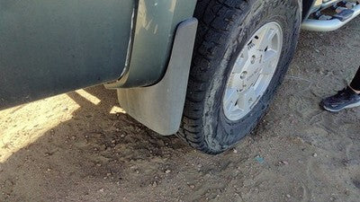 2006 Gmc Canyon Passenger Right Rear Mud Flap Rock Guard Oem