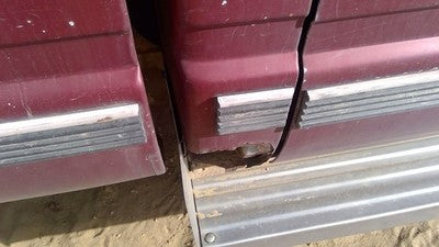 1988 Gmc Sierra 2500 Passenger Right Rear Moulding On Quarter Panel Oem Cab