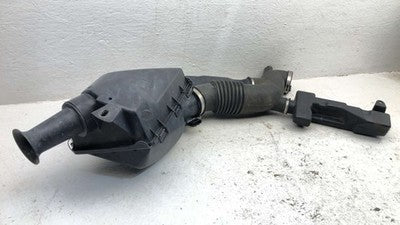 03-04 Town Car Complete Air Intake Cleaner Filter Box Housing With Tube Oem 4.6L