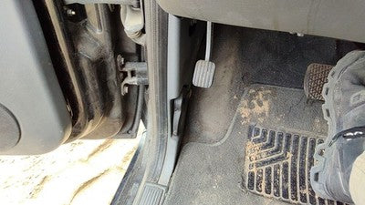 1999 Mercedes Ml320 Driver Left Lower Kick Trim Panel Oem