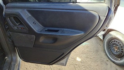 03-04 Grand Cherokee Passenger Right Rear Door Trim Panel Wth Switches Back Gray