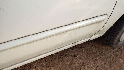 00-02 Sentra Passenger Right Front Moulding From Door Trim Strip White Qm1