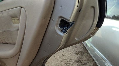 2003-2005 Mercedes Ml350 Passenger Right Rear Door Latch With Rods/Cables Back