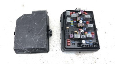 2008-2011 Chevy Impala Engine Fuse Box Panel Oem Power 20817315