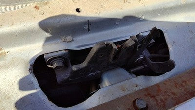 2000-2005 Mitsubishi Eclipse Hood Latch Assembly With Bracket Oem Mr392177