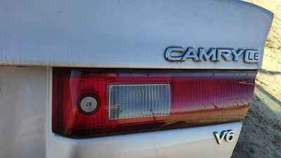 1997-1999 Toyota Camry Passenger Right Inner Tail Light Brake Lamp Oem Rear