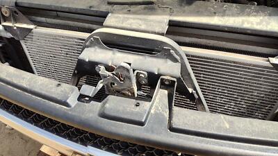 2001 2002 Silverado 2500 Hd Hood Latch Assembly With Bracket Oem 8.1l