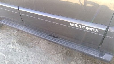 06-10 Mountaineer Passenger Right Front Moulding From Door Trim Charcoal G5
