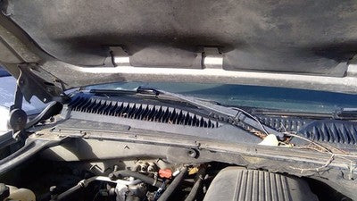 2001 Chevy Tahoe Windshield Wiper Cowl Vent Trim Panel Oem Grille