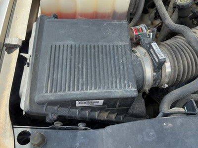 00-08 Suburban Complete Air Intake Cleaner Filter Box Housing With Tube Oem 5.3L