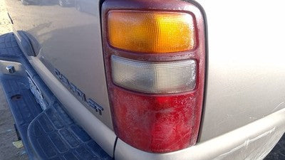 2000-2003 Chevy Tahoe Passenger Right Tail Light Oem Brake Lamp Rear