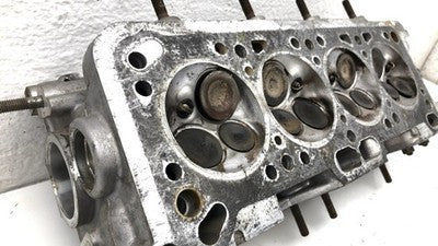 1993-1994 Chrysler Colt Cylinder Head With Camshaft Oem 1.5L Sohc Md174888